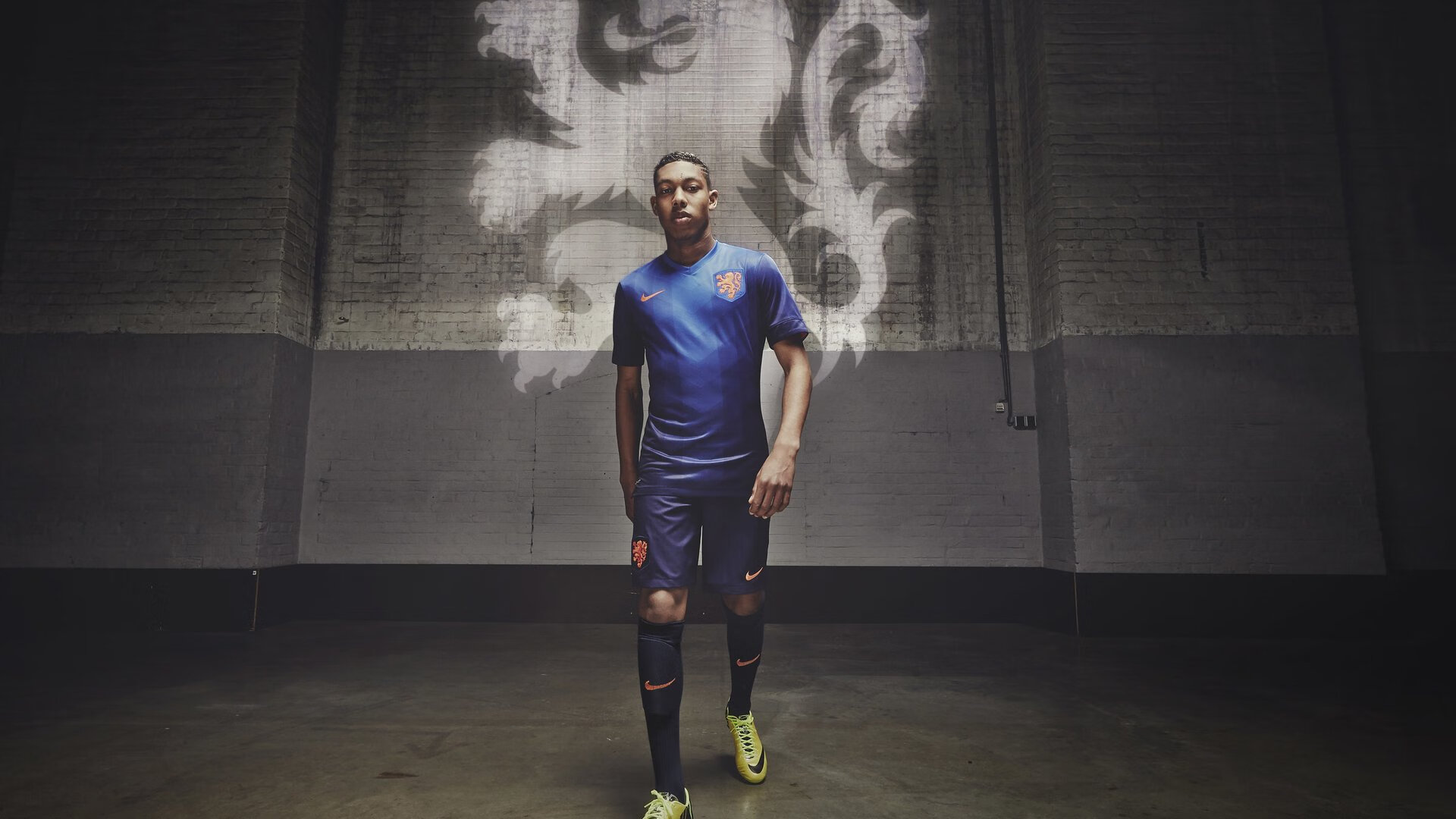 开云体育平台APP-秘鲁粉碎AC米兰,当穆勒的个人能力撕碎战术图纸 第2张 开云体育平台APP-秘鲁粉碎AC米兰,当穆勒的个人能力撕碎战术图纸 第2张