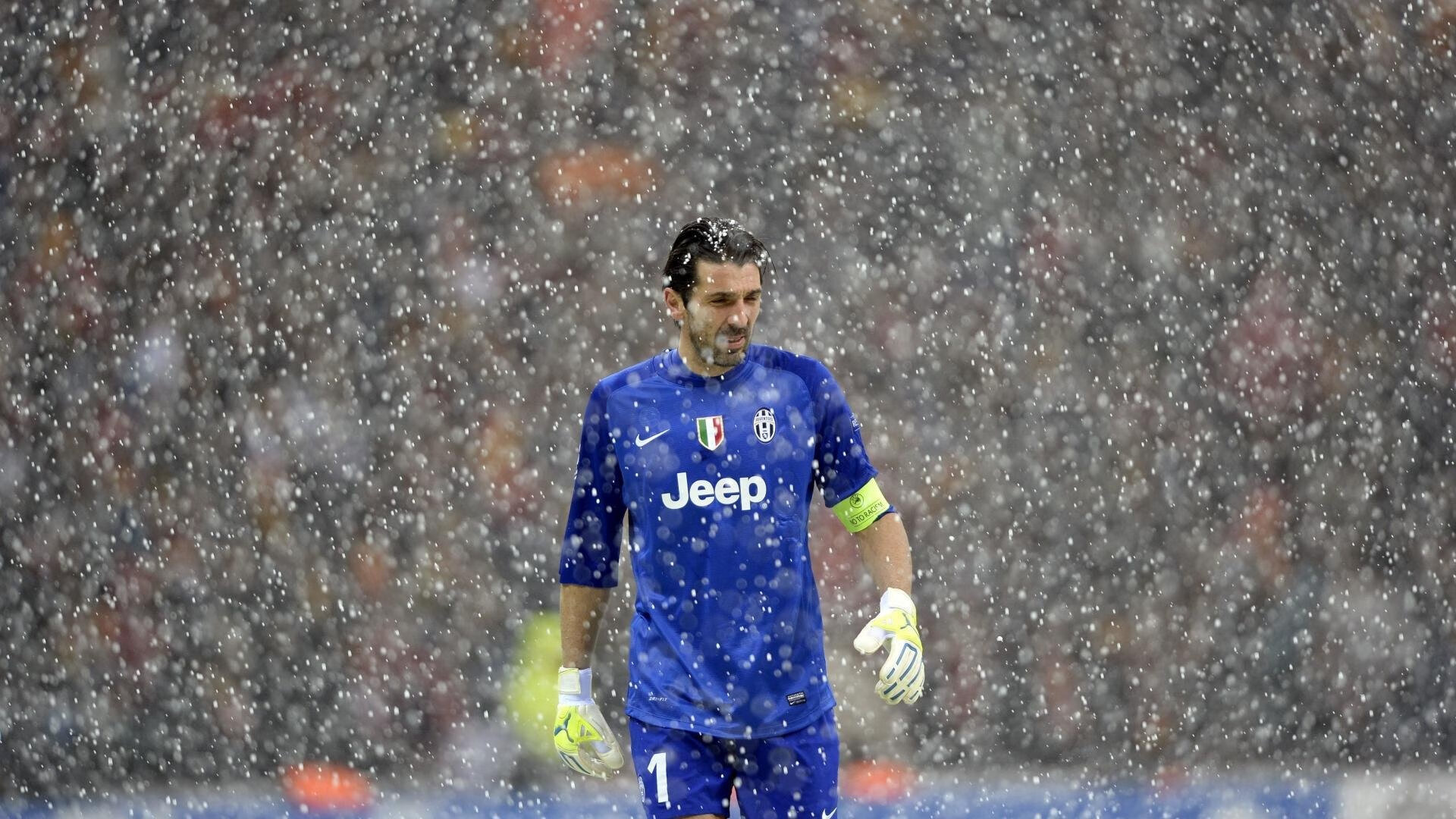 开云体育官网-门迪神盾护华沙，波兰铁血鏖战力克欧联之王  第2张