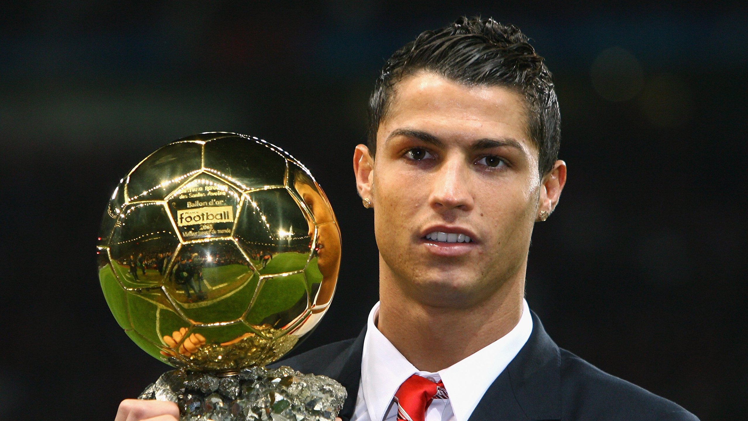 开云APP-2026世界杯之夜，库里刷新纪录，当足球的狂欢遇见篮球的传奇